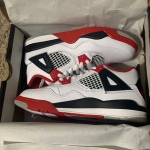 Fire red 4s